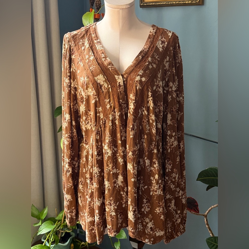 Torrid Brown and Cream Floral peasant boho lace inset blouse Sz 18